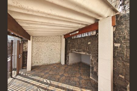 Garagem de casa à venda com 3 quartos, 130m² em Parque Casa de Pedra, São Paulo