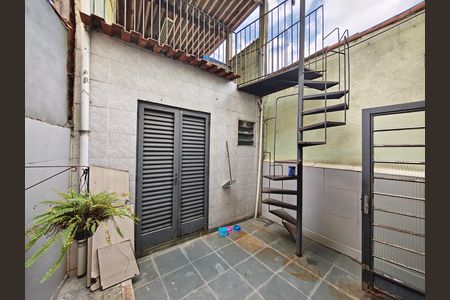 Casa à venda com 130m², 3 quartos e 1 vaga Casa à venda com 130m², 3 quartos e 1 vagaQuintal