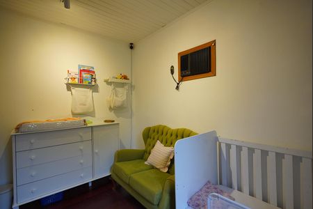 Quarto 2 de casa à venda com 4 quartos, 450m² em Tristeza, Porto Alegre