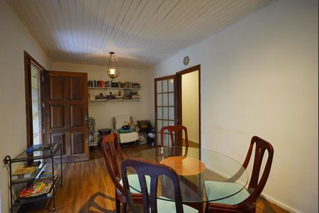 Sala de casa à venda com 4 quartos, 450m² em Tristeza, Porto Alegre