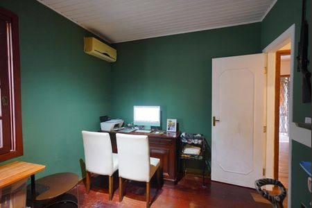 Quarto 1 de casa à venda com 4 quartos, 450m² em Tristeza, Porto Alegre