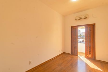 Casa à venda com 193m², 3 quartos e 2 vagas