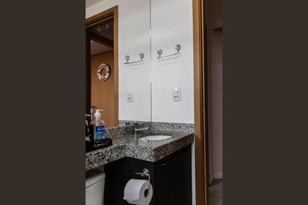 Apartamento à venda com 55m², 2 quartos e 1 vaga Apartamento à venda com 55m², 2 quartos e 1 vagaBanheiro