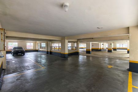 Garagem de apartamento para alugar com 2 quartos, 70m² em Solemar, Praia Grande