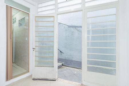 Sala de casa para alugar com 2 quartos, 70m² em Vila Mangalot, São Paulo