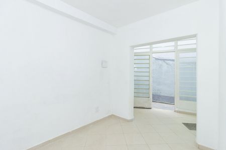 Sala de casa para alugar com 2 quartos, 70m² em Vila Mangalot, São Paulo