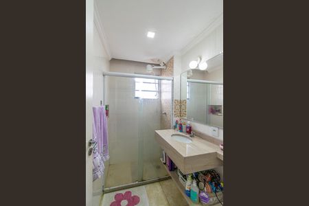 Banheiro de apartamento para alugar com 2 quartos, 50m² em Vila da Penha, Rio de Janeiro