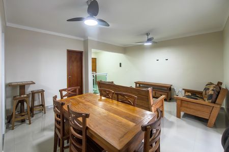 Sala de apartamento para alugar com 2 quartos, 148m² em Real, Praia Grande