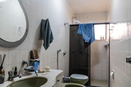 Banheiro social de apartamento à venda com 3 quartos, 110m² em Alto Barroca, Belo Horizonte