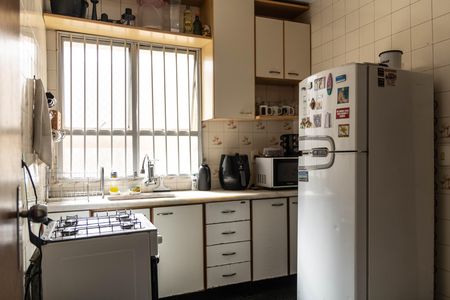 Cozinha de apartamento à venda com 3 quartos, 110m² em Alto Barroca, Belo Horizonte