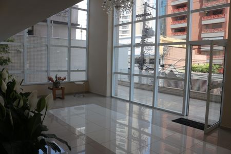 Apartamento à venda com 175m², 4 quartos e 2 vagasHall social