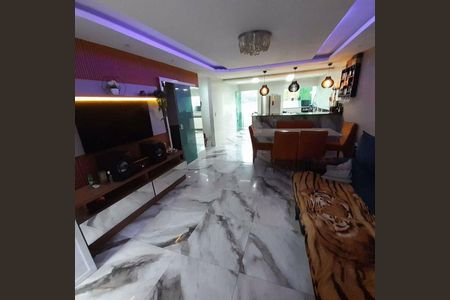 Casa à venda com 4 quartos, 320m² em Taquara, Rio de Janeiro
