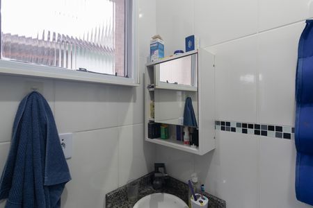 Casa à venda com 61m², 2 quartos e 1 vaga Casa à venda com 61m², 2 quartos e 1 vagaBanheiro da Suíte 1