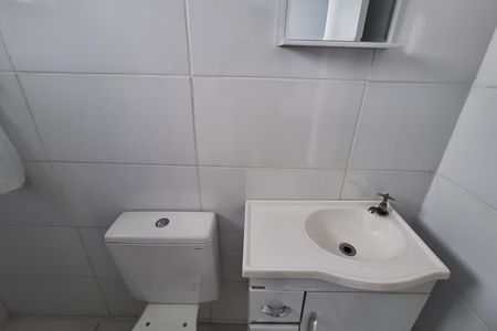Banheiro  de kitnet/studio para alugar com 1 quarto, 25m² em Casa Branca, Santo André