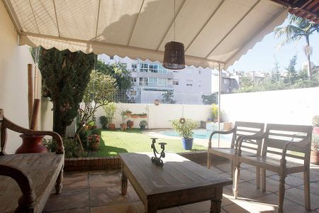 Apartamento para alugar com 278m², 3 quartos e 3 vagasQuintal / Pátio