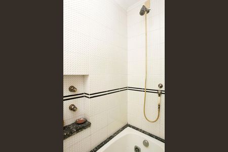 Apartamento para alugar com 278m², 3 quartos e 3 vagasBanheiro 2 Quartos 2 e 3 Suíte Americana