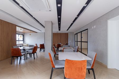 Apartamento à venda com 68m², 2 quartos e 2 vagas Apartamento à venda com 68m², 2 quartos e 2 vagasÁrea comum - Salão de festas