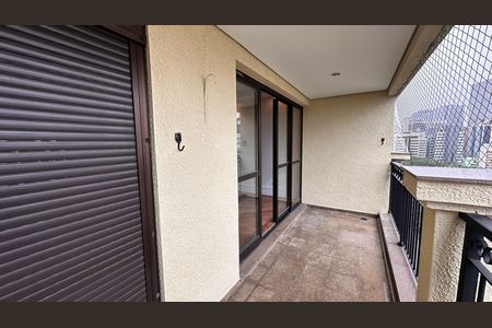 Apartamento para alugar com 3 quartos, 138m² em Brooklin, São Paulo