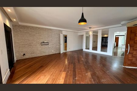 Apartamento para alugar com 138m², 3 quartos e 2 vagas