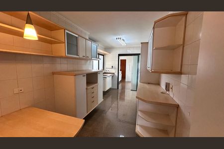 Apartamento para alugar com 138m², 3 quartos e 2 vagas