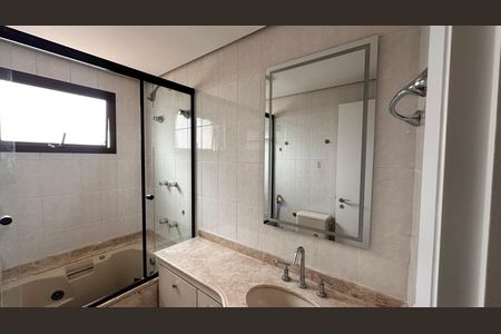 Apartamento para alugar com 138m², 3 quartos e 2 vagas