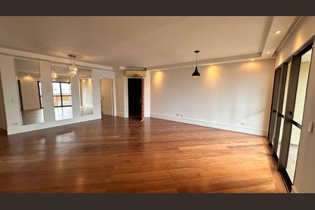 Apartamento para alugar com 138m², 3 quartos e 2 vagas