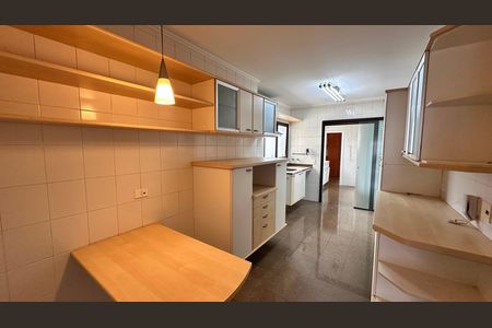 Apartamento para alugar com 138m², 3 quartos e 2 vagas