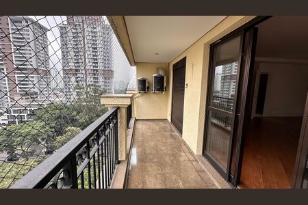 Apartamento para alugar com 138m², 3 quartos e 2 vagas