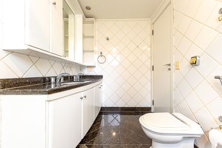 Apartamento à venda com 151m², 3 quartos e 2 vagas Apartamento à venda com 151m², 3 quartos e 2 vagasBanheiro da Suíte