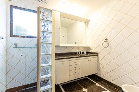 Apartamento à venda com 151m², 3 quartos e 2 vagas Apartamento à venda com 151m², 3 quartos e 2 vagasBanheiro Social