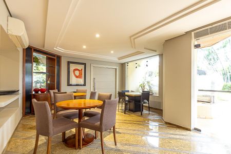 Apartamento à venda com 151m², 3 quartos e 2 vagas Apartamento à venda com 151m², 3 quartos e 2 vagasÁrea comum - Salão de festas