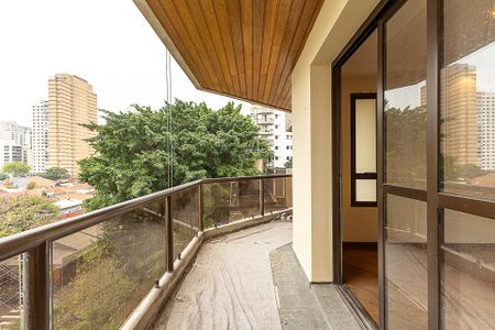 Apartamento à venda com 151m², 3 quartos e 2 vagas Apartamento à venda com 151m², 3 quartos e 2 vagasVaranda