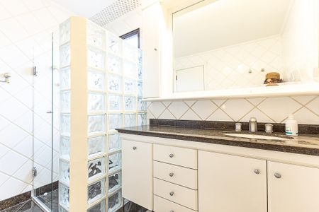 Apartamento à venda com 151m², 3 quartos e 2 vagas Apartamento à venda com 151m², 3 quartos e 2 vagasBanheiro Social