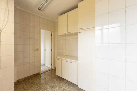 Apartamento à venda com 151m², 3 quartos e 2 vagas Apartamento à venda com 151m², 3 quartos e 2 vagasÁrea de Serviço