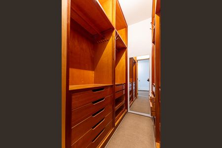 Apartamento à venda com 151m², 3 quartos e 2 vagas Apartamento à venda com 151m², 3 quartos e 2 vagasSuíte