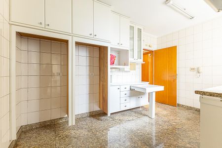 Apartamento à venda com 151m², 3 quartos e 2 vagas Apartamento à venda com 151m², 3 quartos e 2 vagasCozinha