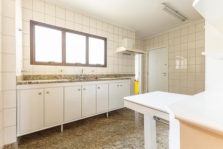 Apartamento à venda com 151m², 3 quartos e 2 vagas Apartamento à venda com 151m², 3 quartos e 2 vagasCozinha