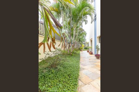 Apartamento à venda com 151m², 3 quartos e 2 vagas Apartamento à venda com 151m², 3 quartos e 2 vagasÁrea comum - Pátio