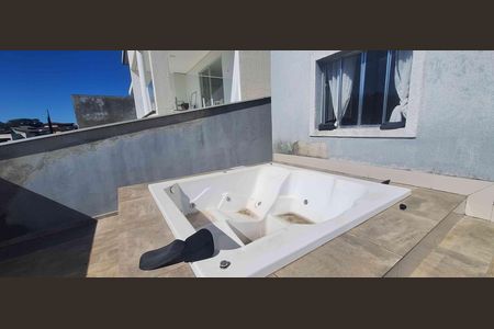 Casa de condomínio para alugar com 280m², 3 quartos e 4 vagas Casa de condomínio para alugar com 280m², 3 quartos e 4 vagasJacuzzi