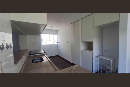 Cozinha de casa de condomínio à venda com 3 quartos, 280m² em Quintas do Ingaí, Barueri