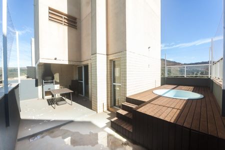 Apartamento à venda com 218m², 3 quartos e 3 vagasChurrasqueira - cobertura