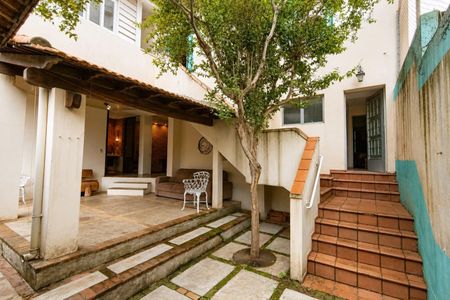 Casa para alugar com 256m², 3 quartos e 2 vagasQuintal