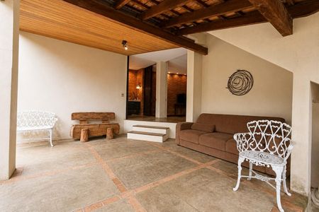 Casa para alugar com 256m², 3 quartos e 2 vagasQuintal