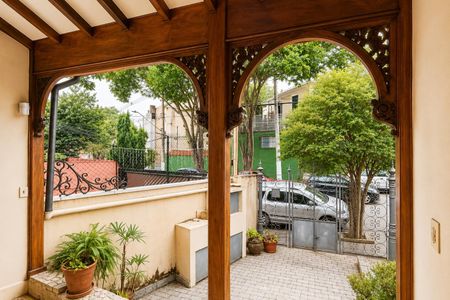 Casa para alugar com 256m², 3 quartos e 2 vagasFachada