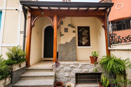 Casa para alugar com 256m², 3 quartos e 2 vagasFachada