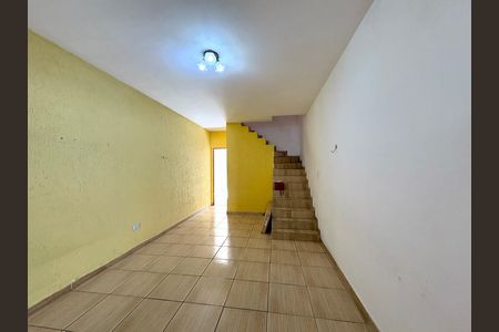 Sala de casa para alugar com 2 quartos, 70m² em Vila Nina, São Paulo