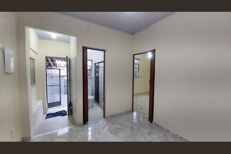 Sala de casa para alugar com 2 quartos, 60m² em Areia Branca, Belford Roxo
