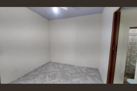 Sala de casa para alugar com 2 quartos, 60m² em Areia Branca, Belford Roxo