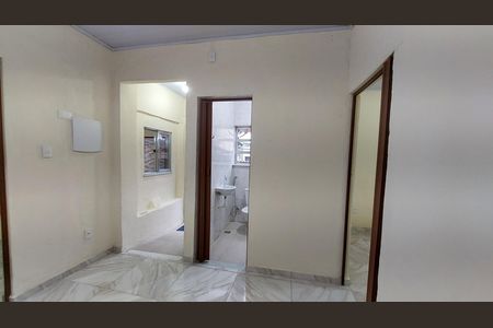 Sala de casa para alugar com 2 quartos, 60m² em Areia Branca, Belford Roxo