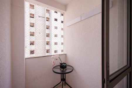 Apartamento para alugar com 56m², 2 quartos e 1 vagaVaranda